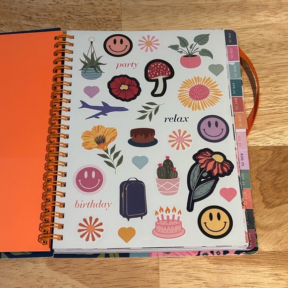 NWTS 2025 Weekly & Monthly Planner Made By Steel Mill. Vibrant Floral Design - Picture 8 of 13